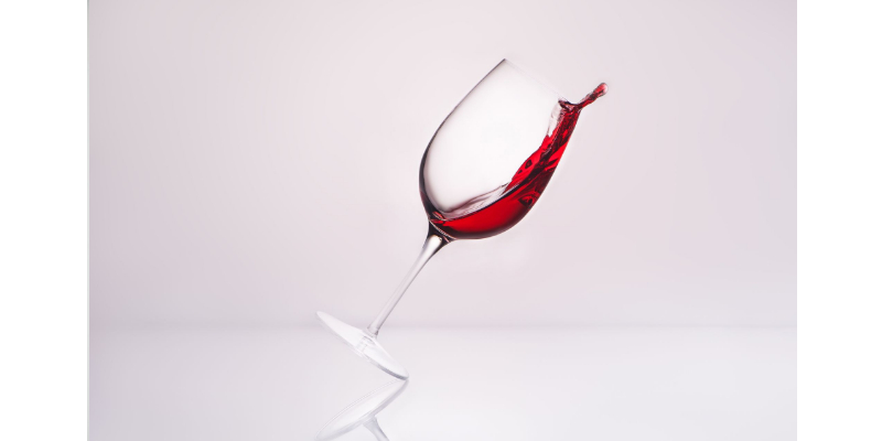 ¿Cómo limpiar las manchas de vino tinto? Los trucos más eficaces
