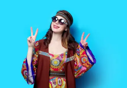 Chica hippie, ideas de disfraces para 4 personas en carnaval