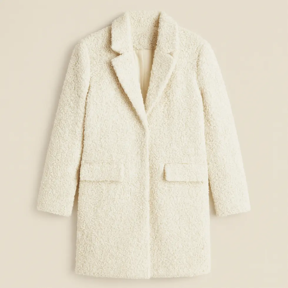 abrigo bucl&eacute; beige