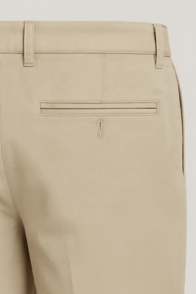 pantalón con bolsillo insertado